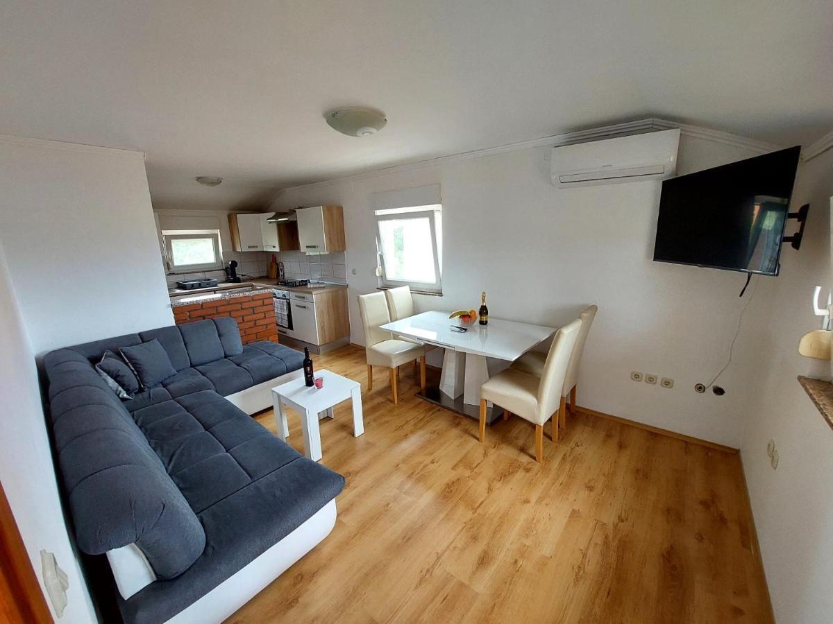 Apartman Zeljo Galizana Luaran gambar