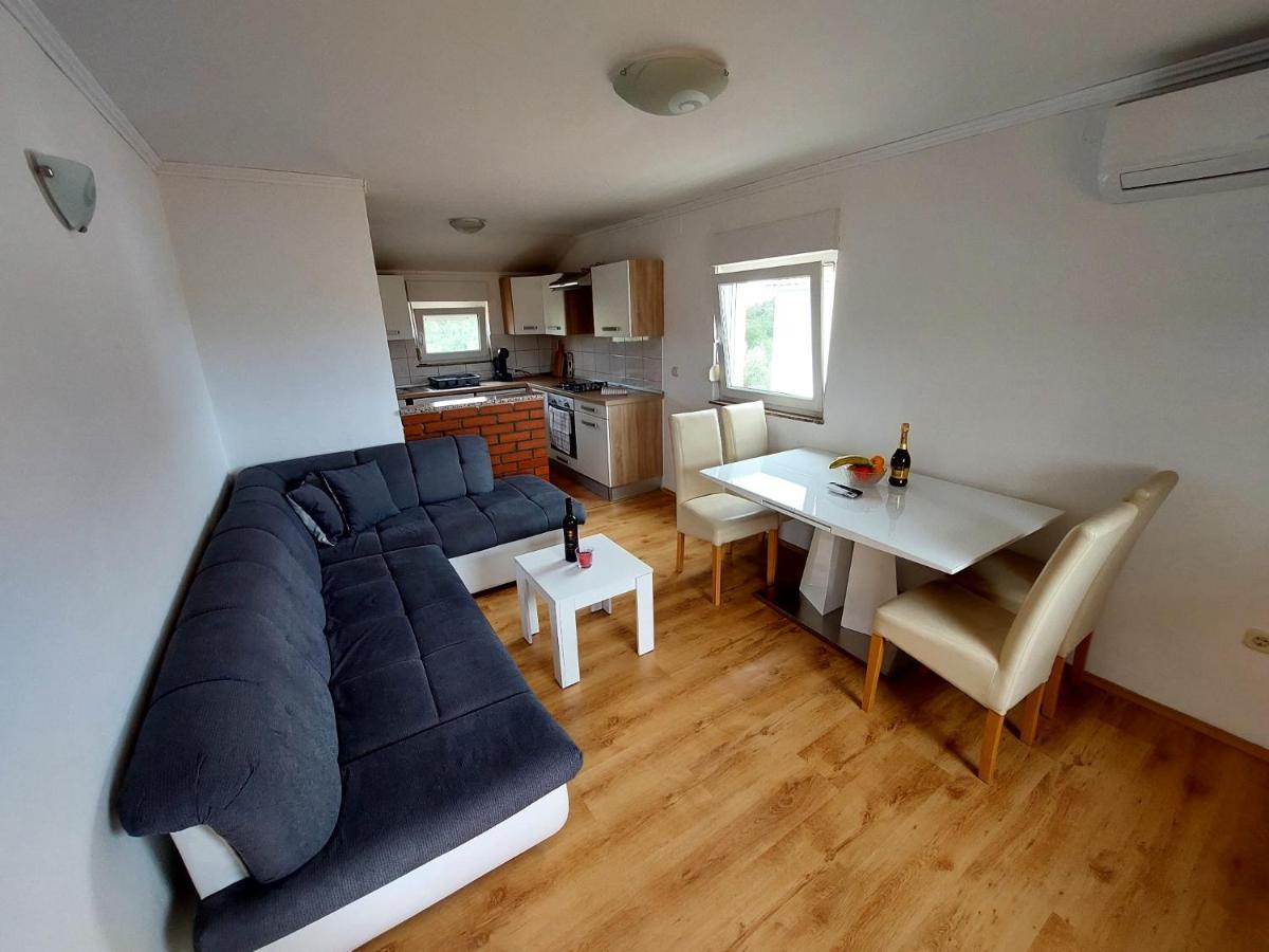 Apartman Zeljo Galizana Luaran gambar