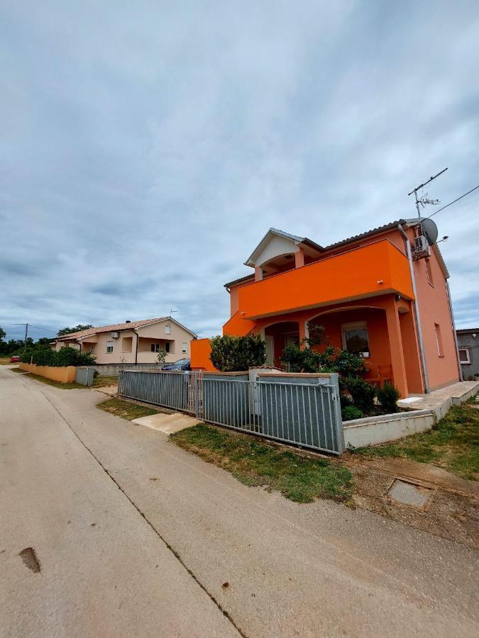 Apartman Zeljo Galizana Luaran gambar